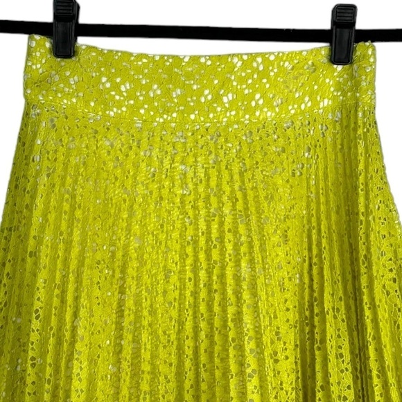 KAREN MILLEN NEON YELLOW KNIFE PLEATE LACE BANDED WAIST KNEE LENGTH SKIRT - Picture 4 of 10